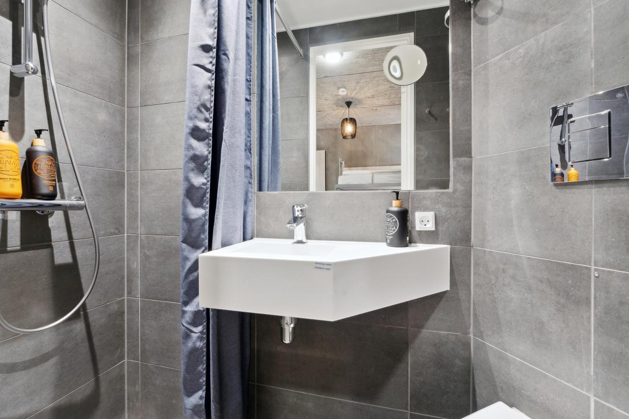 Fyrtojet - A Quiet Windowless Hotel